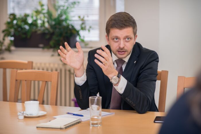 Министр внутренних дел Чехии: "После прекращения боевых действий украинцы больше не смогут получить временную защиту"